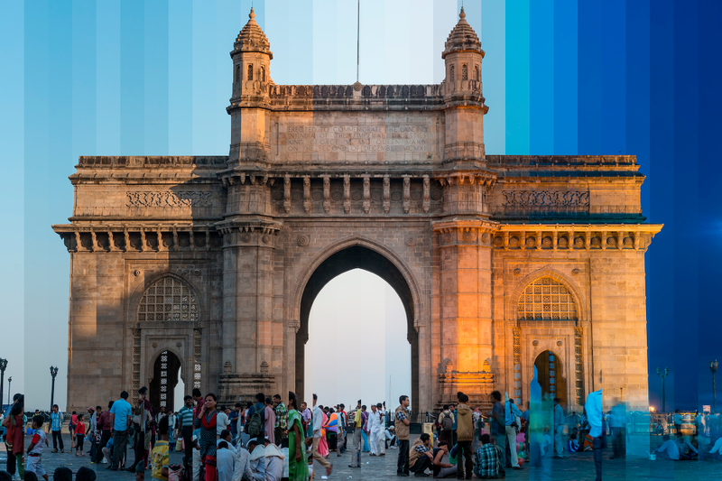 Illustration for article titled Here's what famous buildings look like from day to night in one photo
